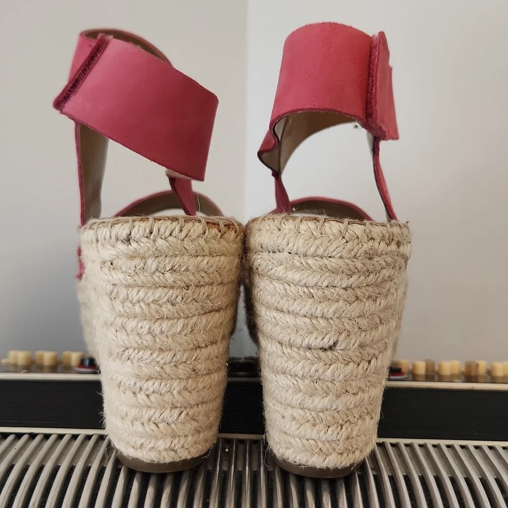 PRACTICALLY NEW FRANCO SARTO PINK LEATHER WEDGE ESPIDRILLE SANDALS SIZE 8.5